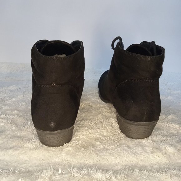 Taylor Chic Booties - Picture 7 of 11